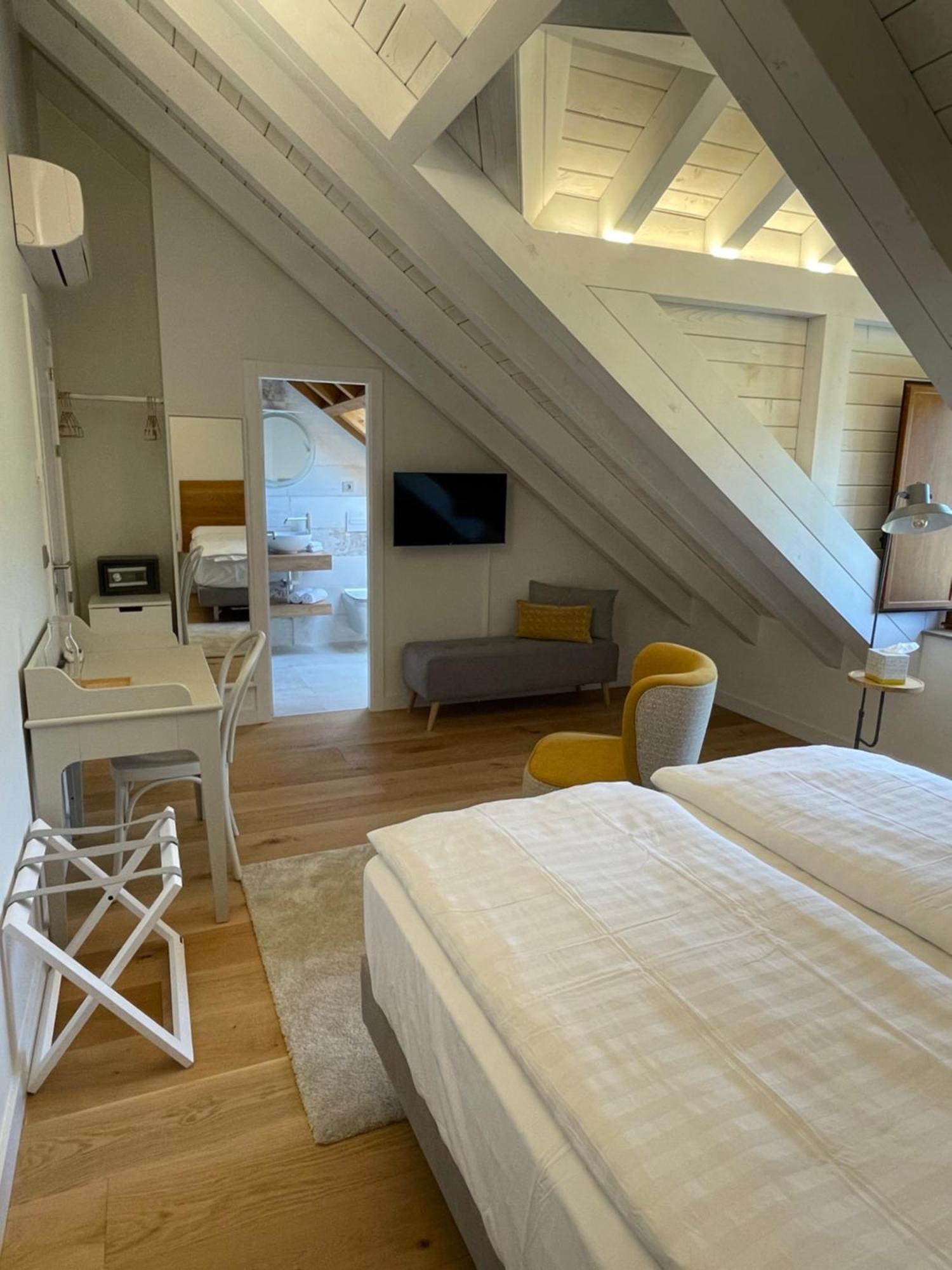 Boutique Finca Esencial Villafranca Del Bierzo Bagian luar foto