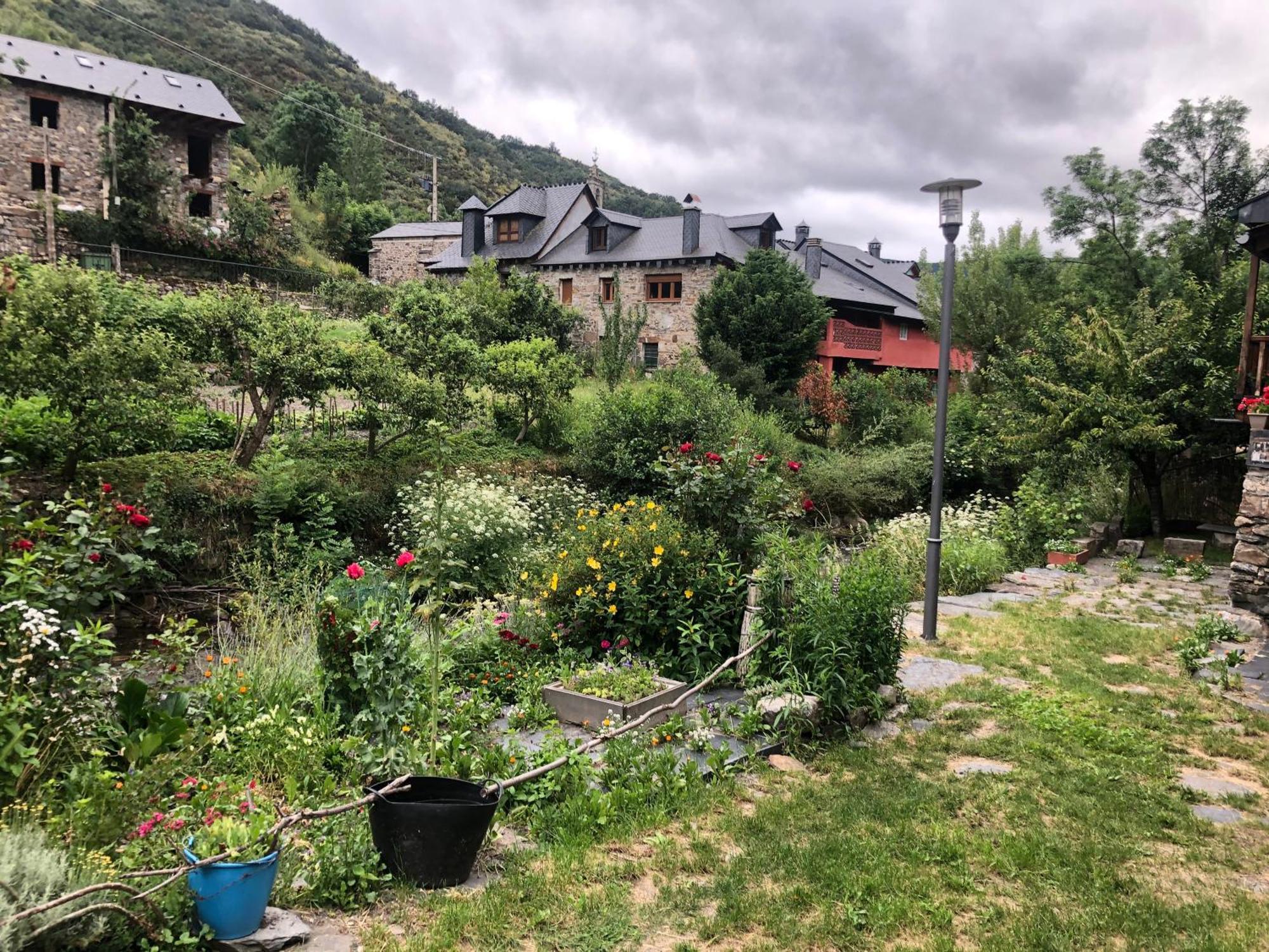 Boutique Finca Esencial Villafranca Del Bierzo Bagian luar foto
